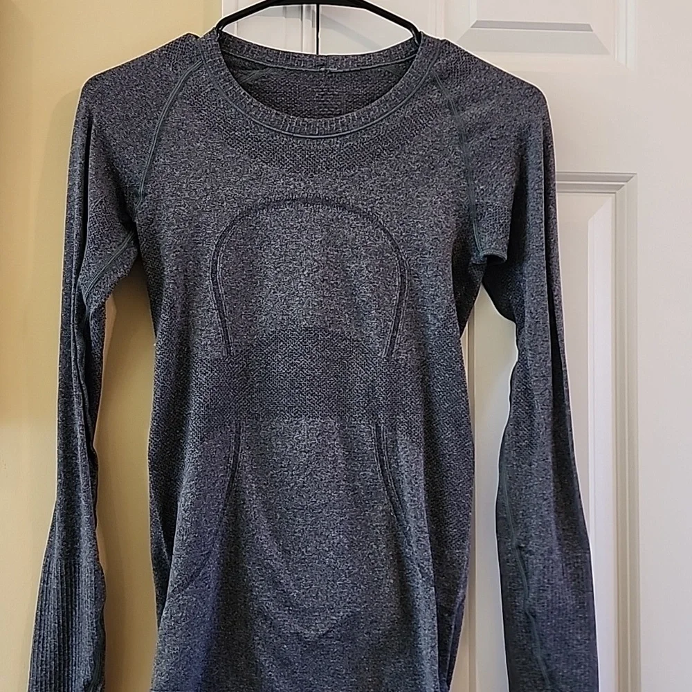 Workout/yoga shirt - Picture 1 of 4